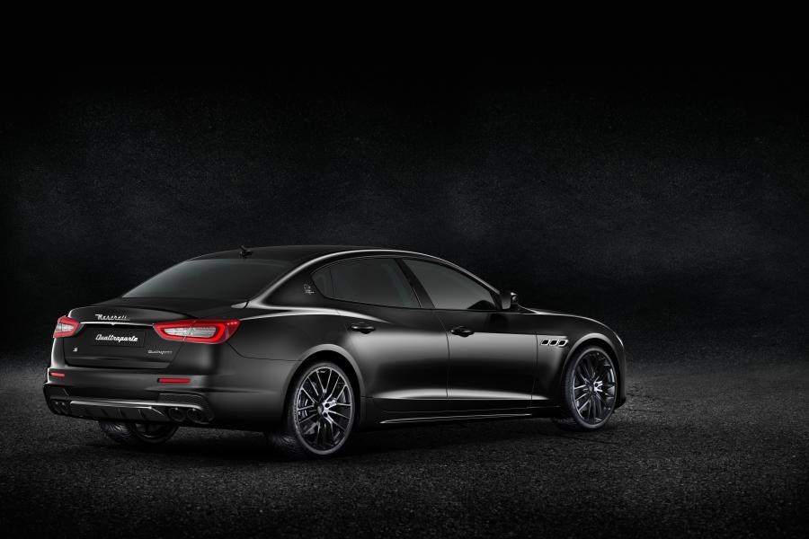  Maserati Quattroporte S Nerissimo 2018 года  (фото 2 из 4)